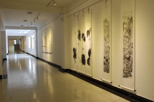 伟德victor1946举办迎新国画教师小品展