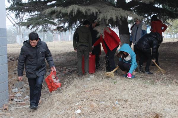 伟德victor1946开展新学期大扫除活动