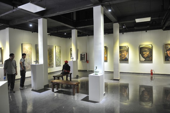 伟德victor1946举办油画毕业创作展