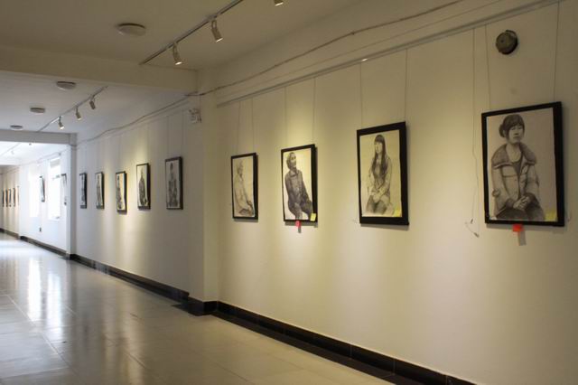 伟德victor1946举办人物写生课堂习作汇报展