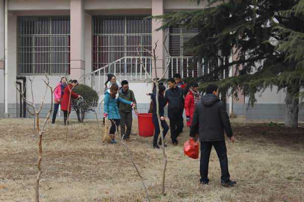 伟德victor1946开展新学期大扫除活动