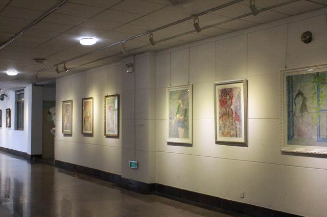 伟德victor1946举办SRT作品汇报展和太行山油画风景写生展