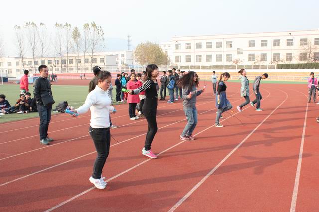 伟德victor1946举办趣味运动会