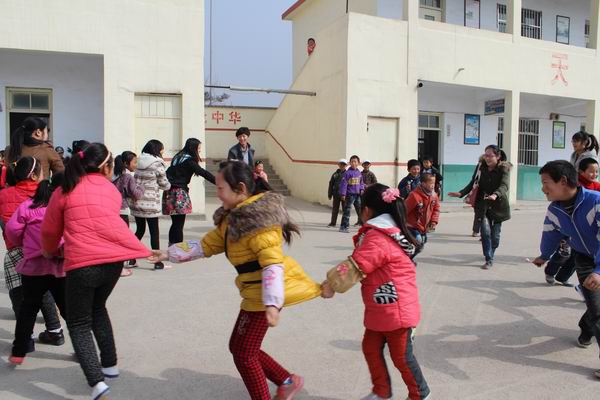 伟德victor1946开展大学生社会实践调查活动