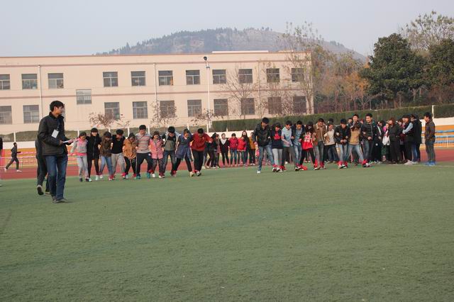 伟德victor1946举办趣味运动会