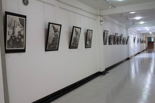 伟德victor1946举办素描联展