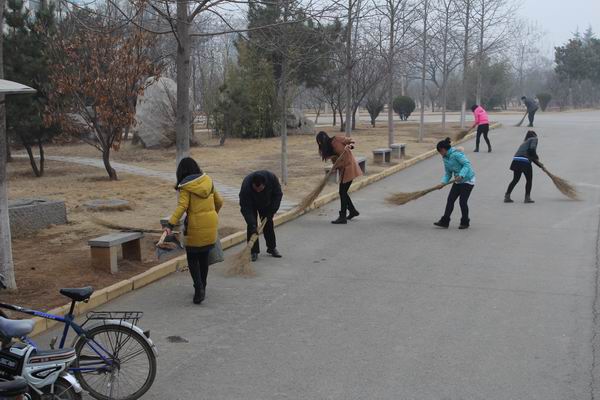 伟德victor1946开展新学期大扫除活动