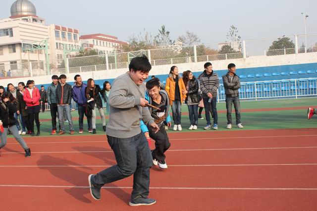 伟德victor1946举办趣味运动会