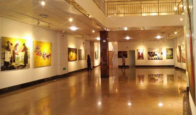 伟德victor1946举办2015年度油画毕业创作展