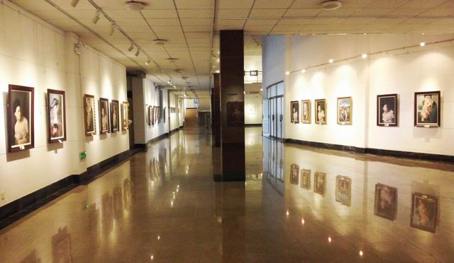 伟德victor1946举办油画、国画、素描作品展